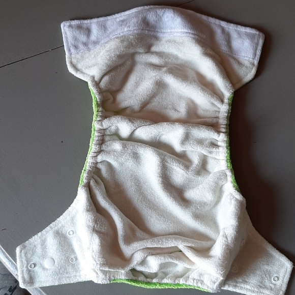 **SOLD** Giggle Life cloth diapers - Picture 3 of 8